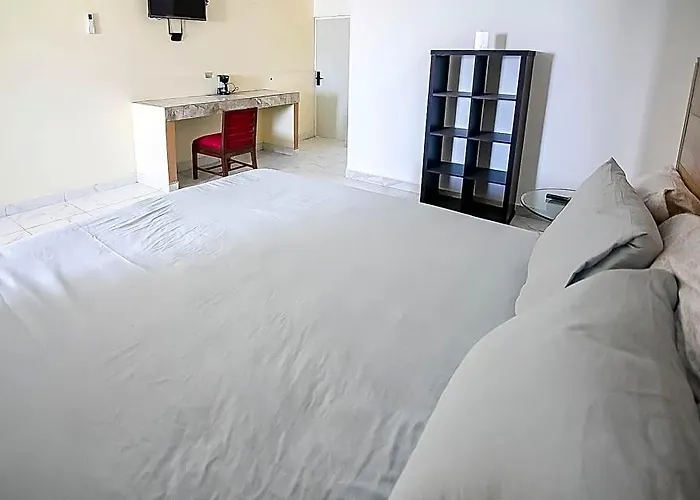 Hotel Oyo Plaza Torres, 2*