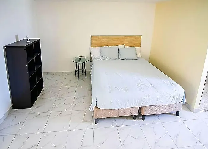 Oyo Plaza Torres, 2*