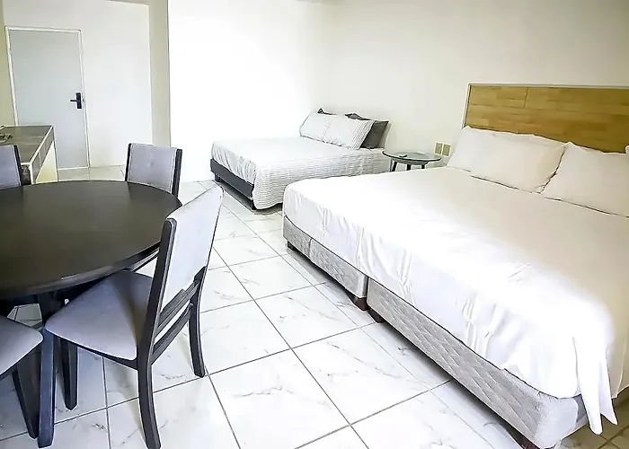 Oyo Plaza Torres, 2*